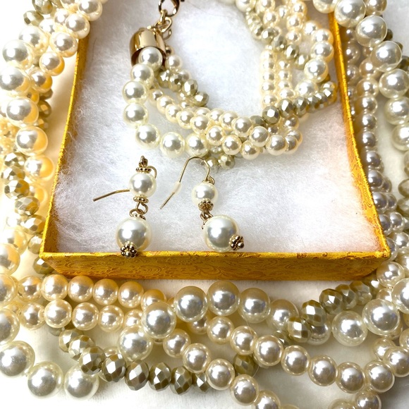 Faux Pearl Cluster Bead Collar Necklaces Set - Picture 5 of 5